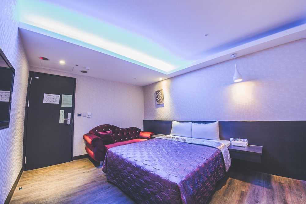 Colors Infinity Inn Taipei