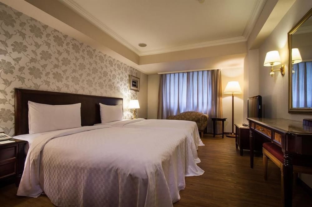 Hotel World Triple Beds 3*