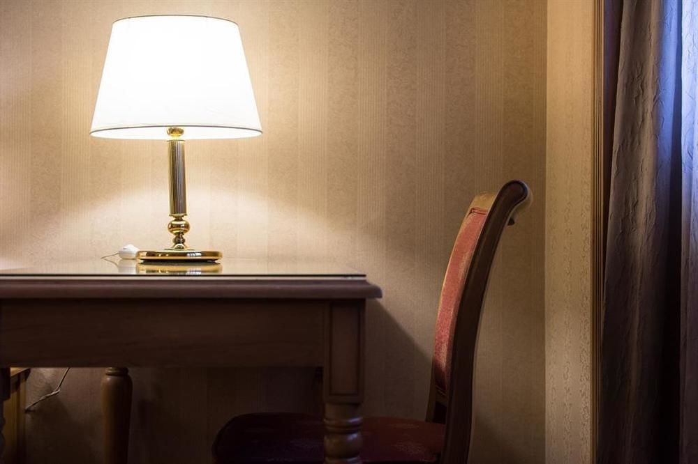 Hotel World Triple Beds 3*