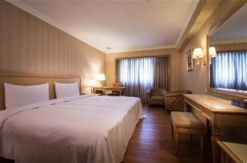 World Triple Beds Taipei