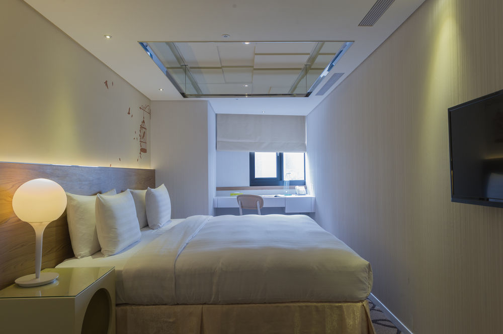 Hotel World - Zhonghua 4*