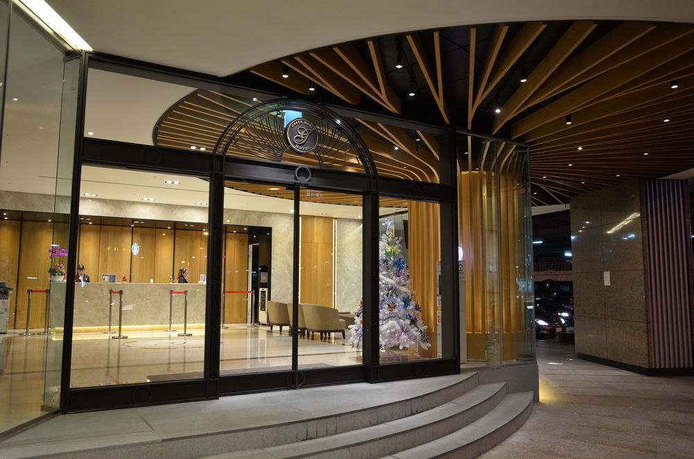 Hotel World Grand Nanjing 4*
