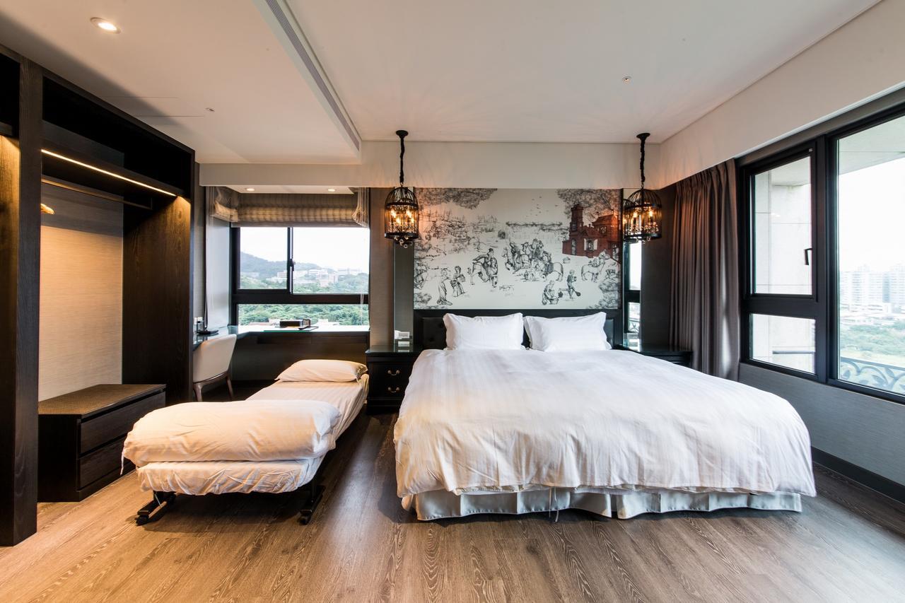 J Palace 3*