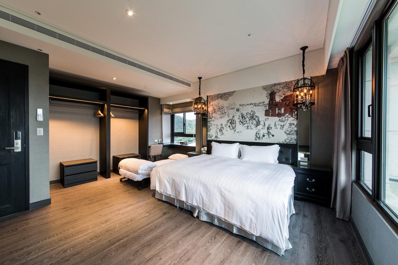 J Palace Guest house 3*