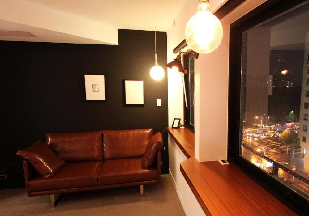 Daan Park Hostel