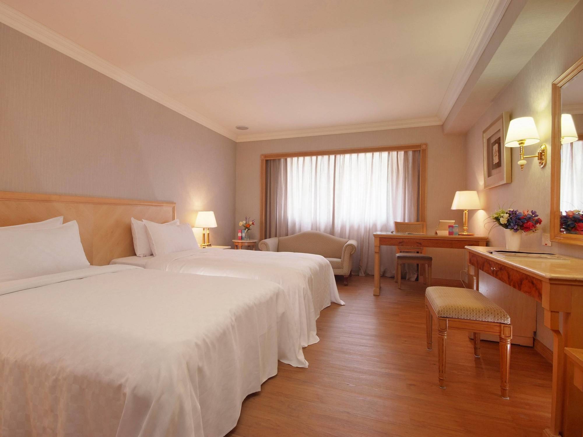 World Triple Beds Taipei