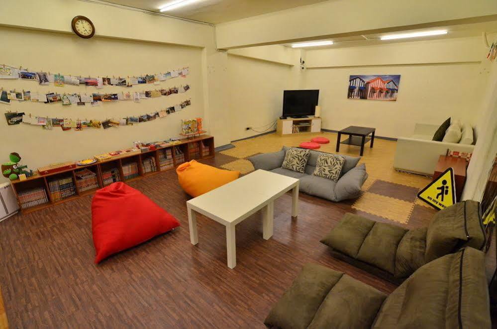 Hostel On My Way -