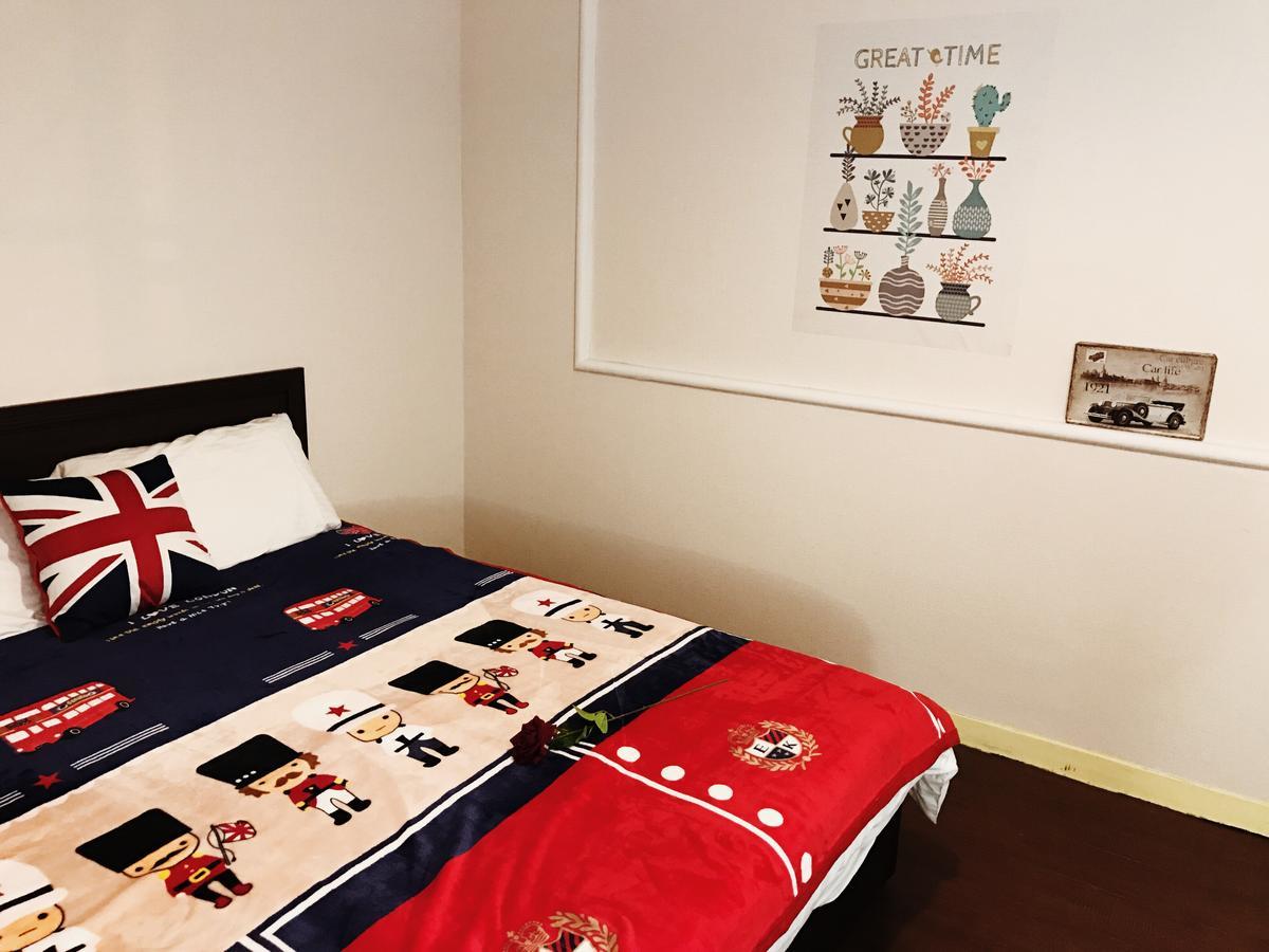 Apartment Ximending Mrt Red House *