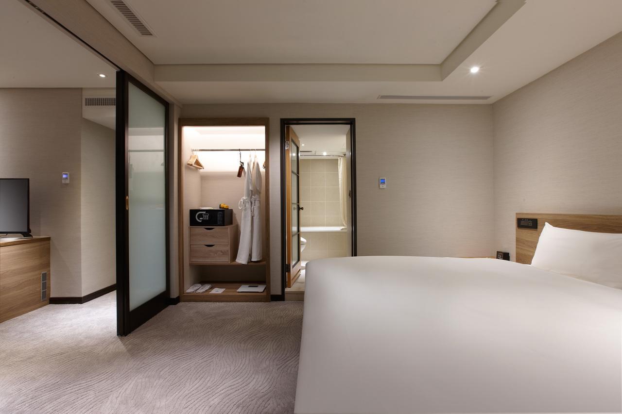 Royal Nanxi - Mrt Zhongshan Station Hotel 3*