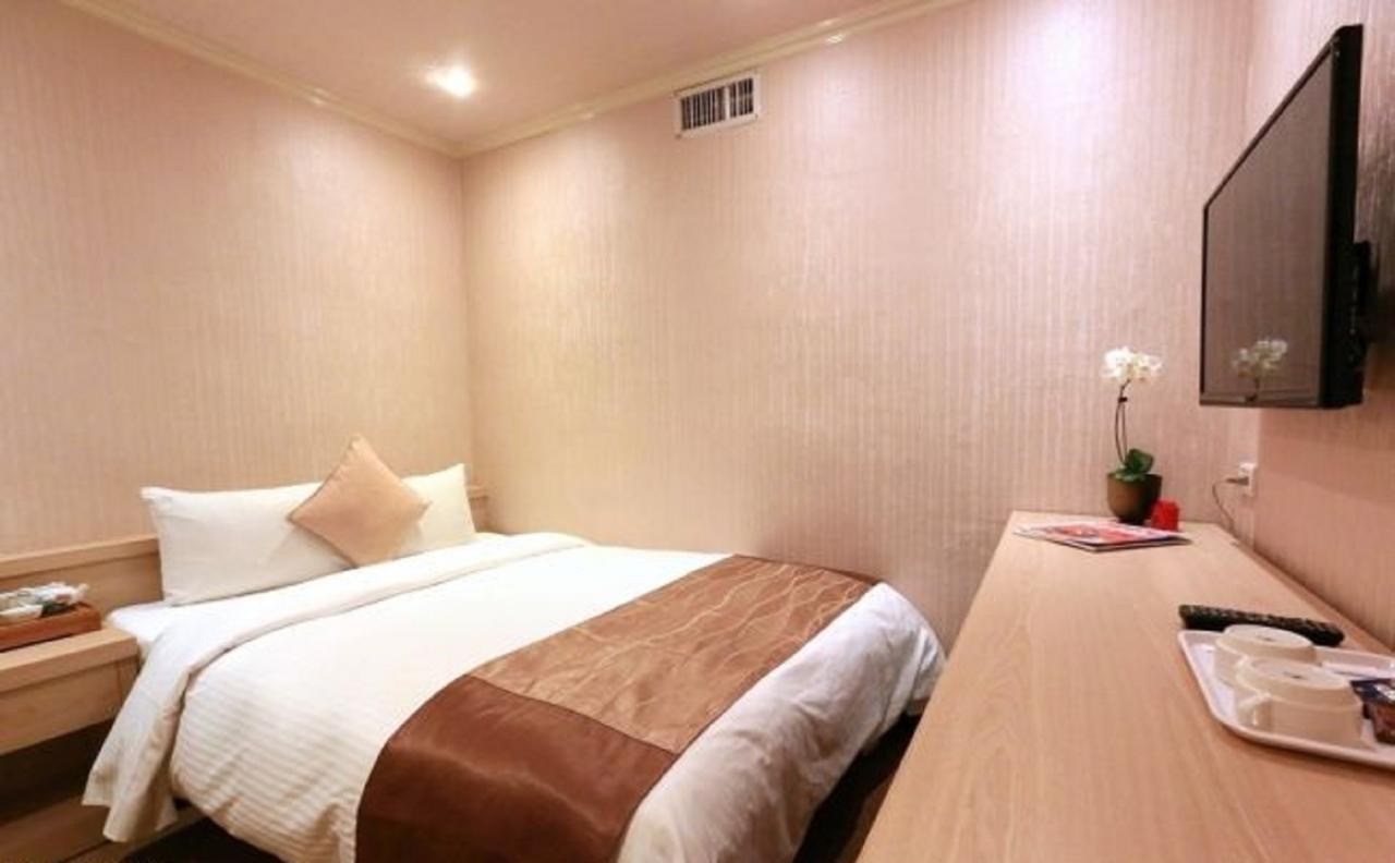 Inn Red