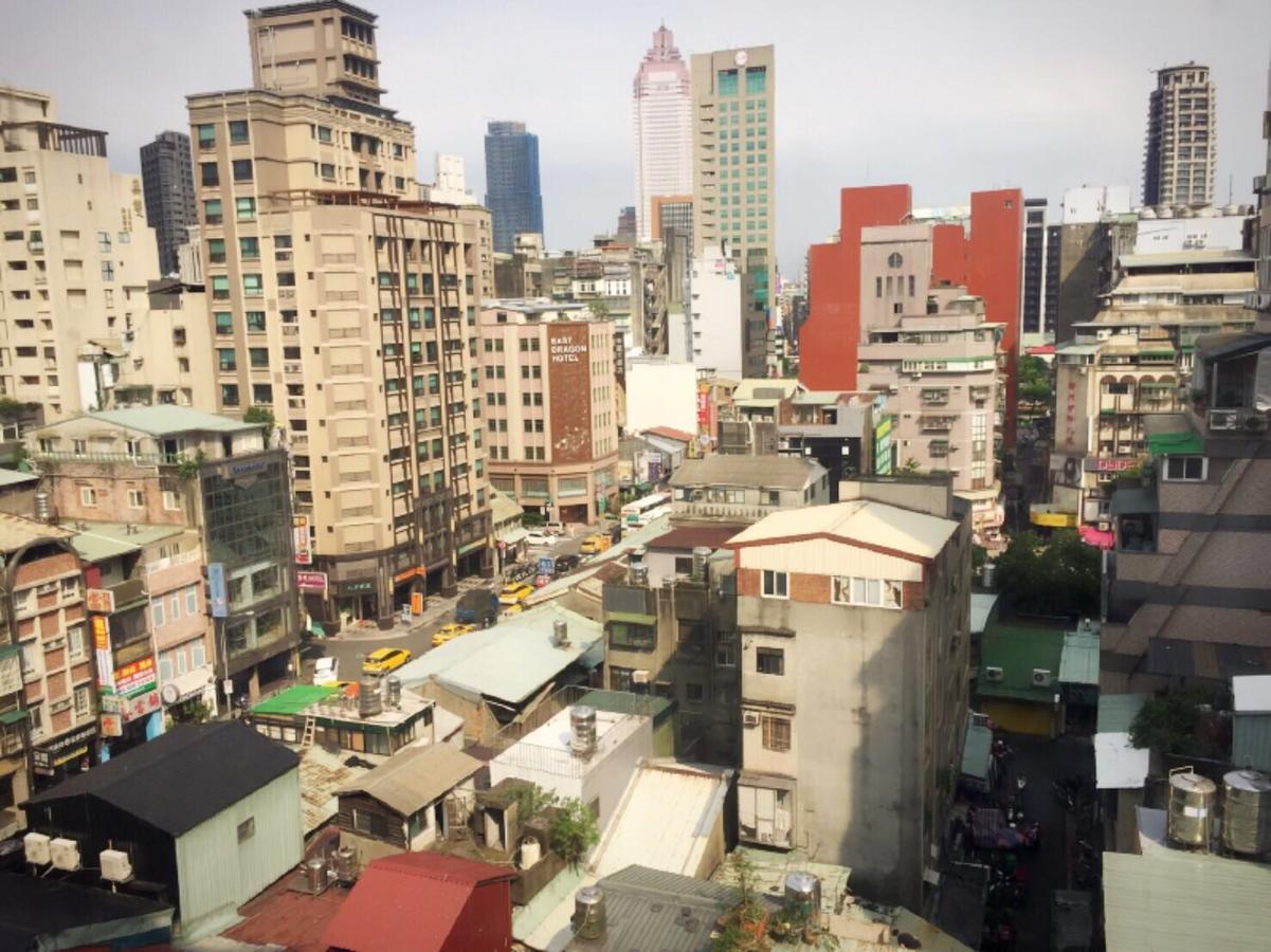 Apartment Ximending Mrt Red House *