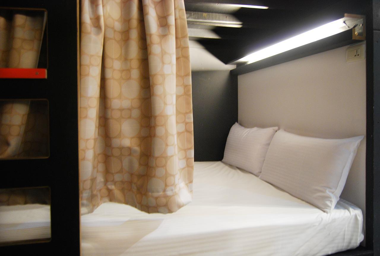 Backpackers Inn, *