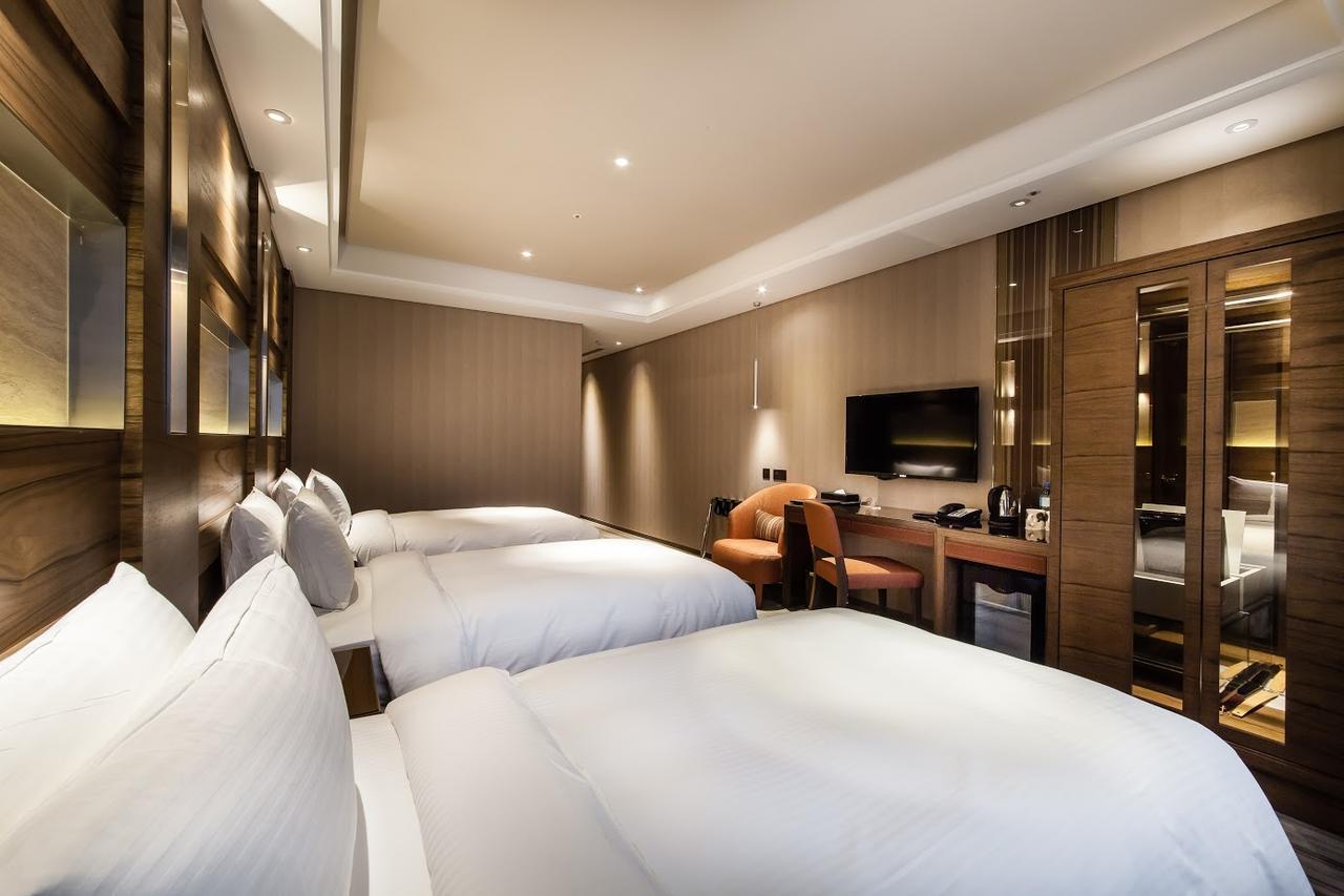 World Station Hotel 4*