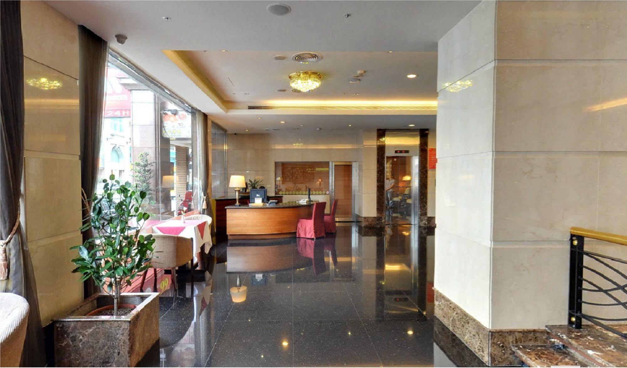 International Hotel 3*