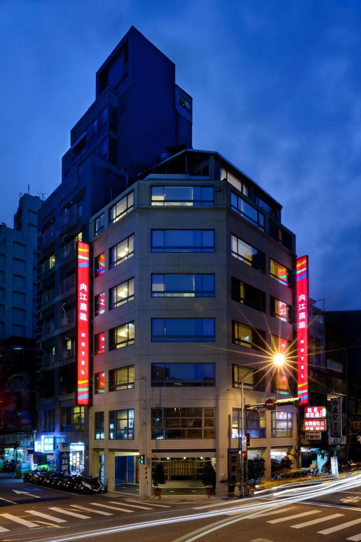 Nei Jiang Hotel 3*