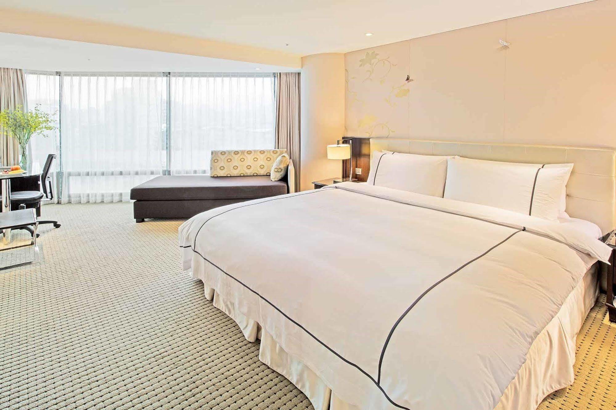 K Dunnan Hotel
