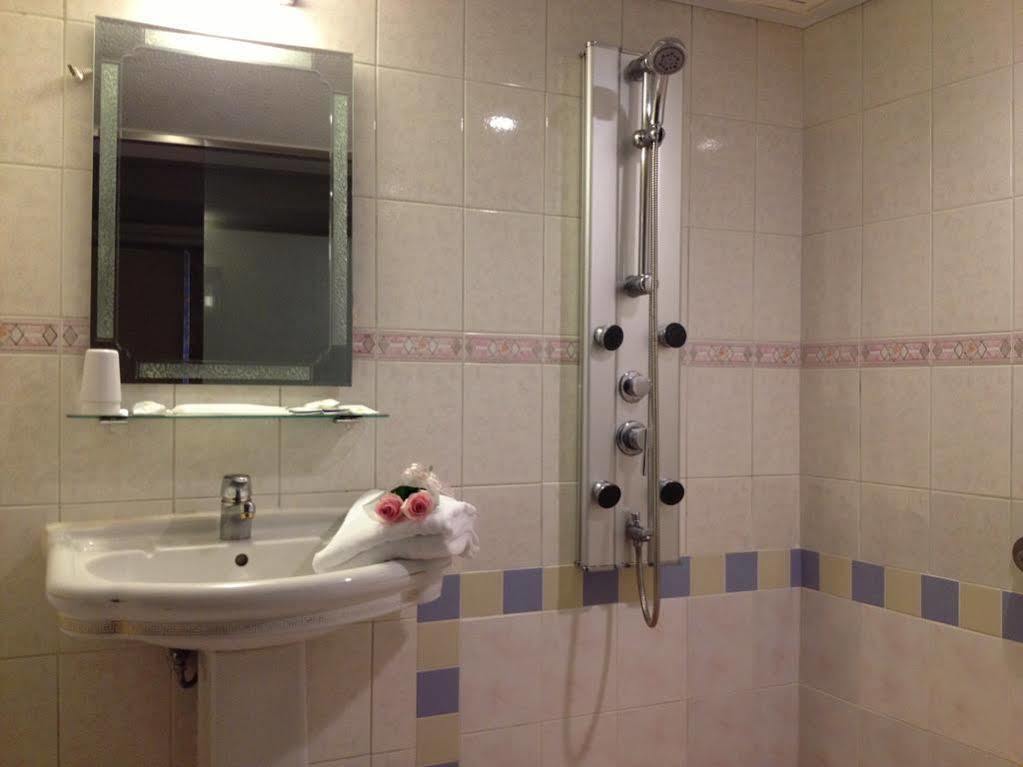 Hotel Wing 3*