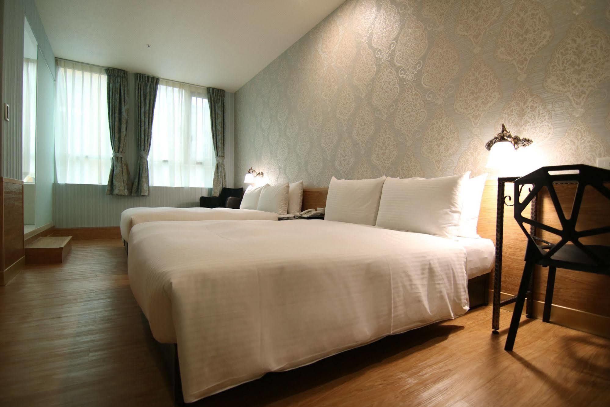 Liho Hotel Hankou 3*