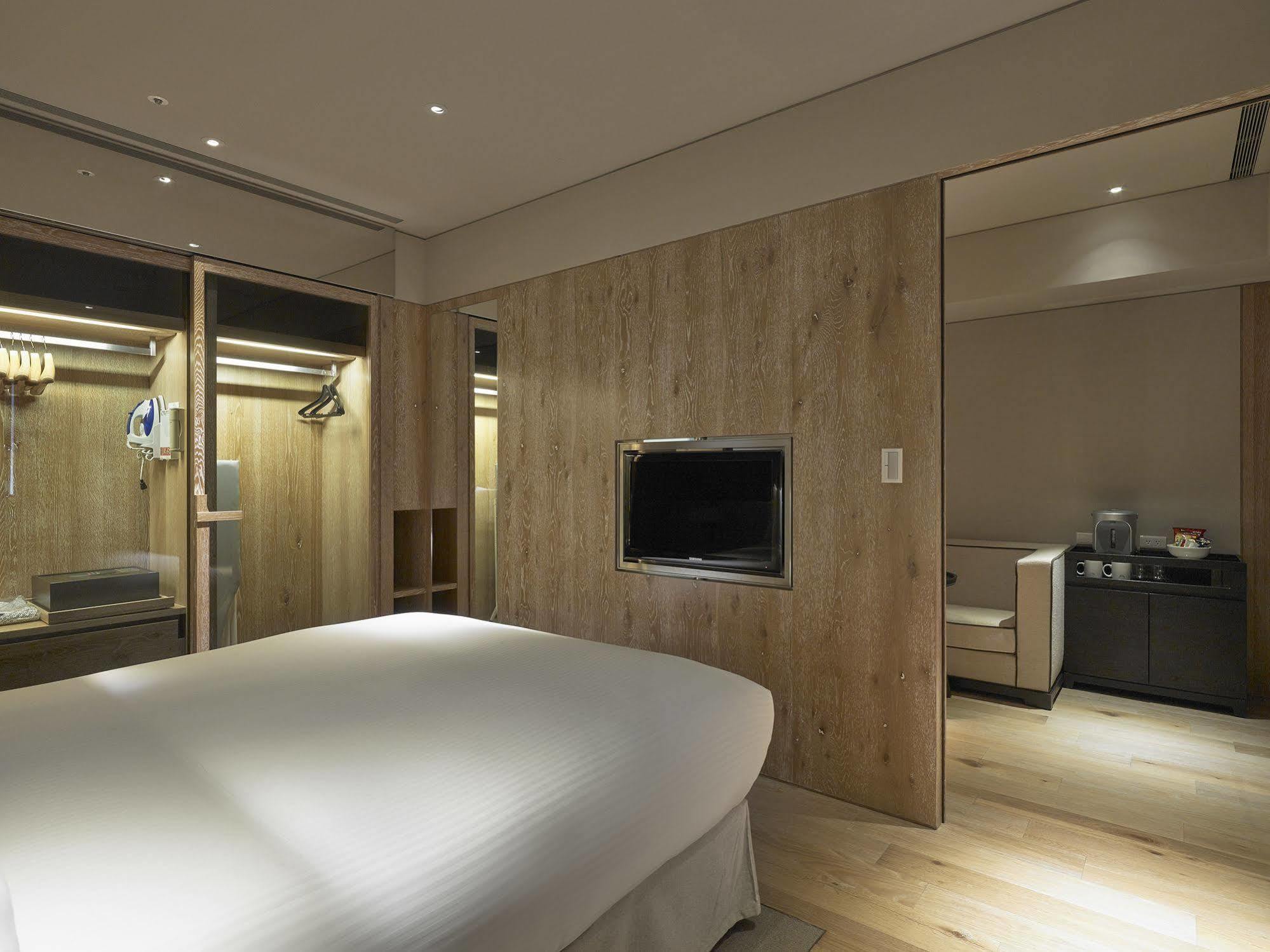 Gloria Aparthotel Taipei