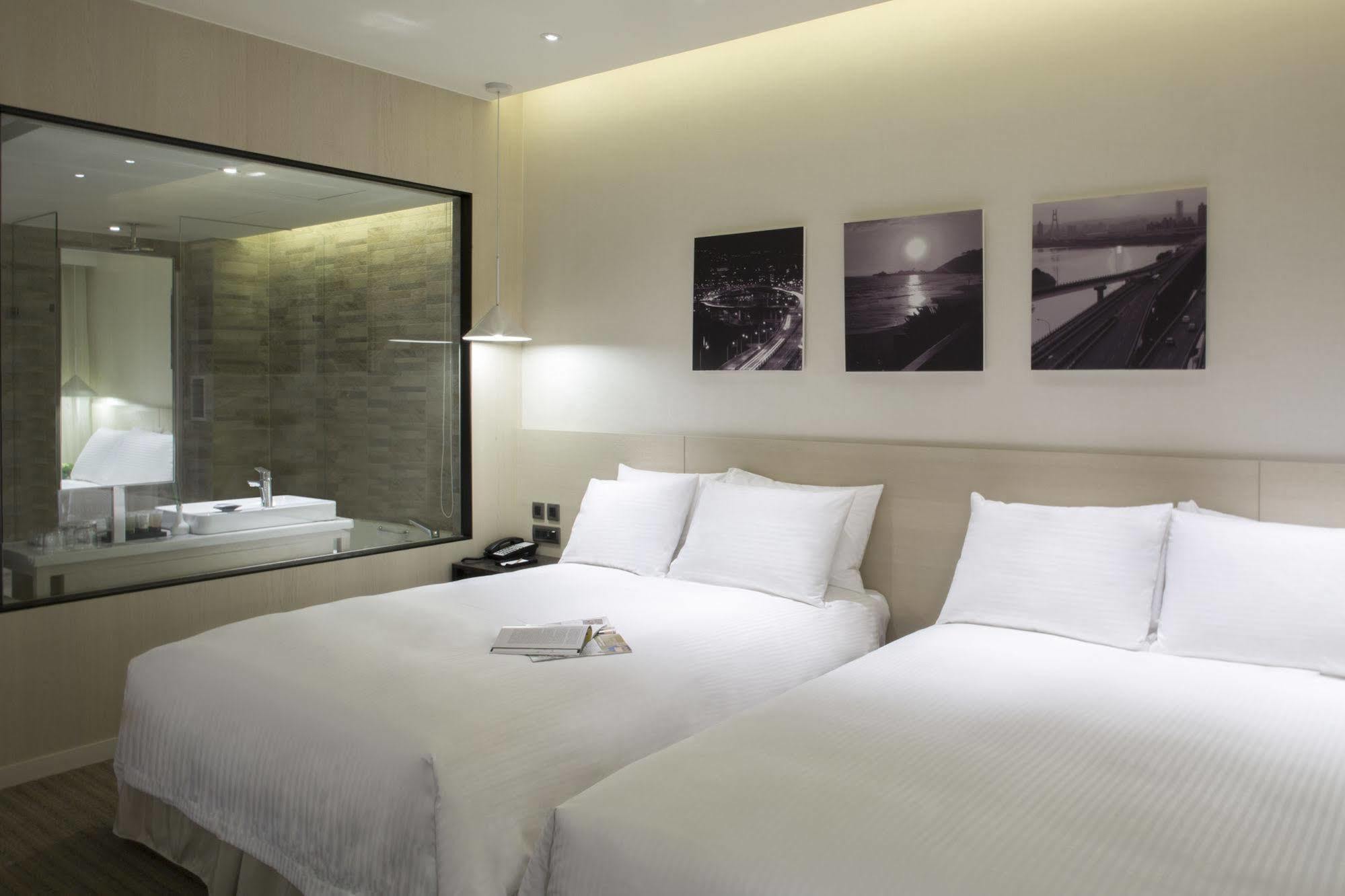 Riverview Hotel 4*