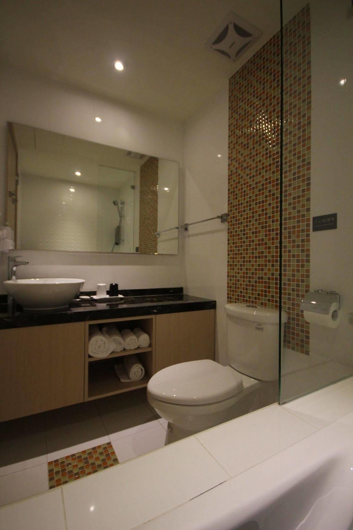 G7 Hotel 4*