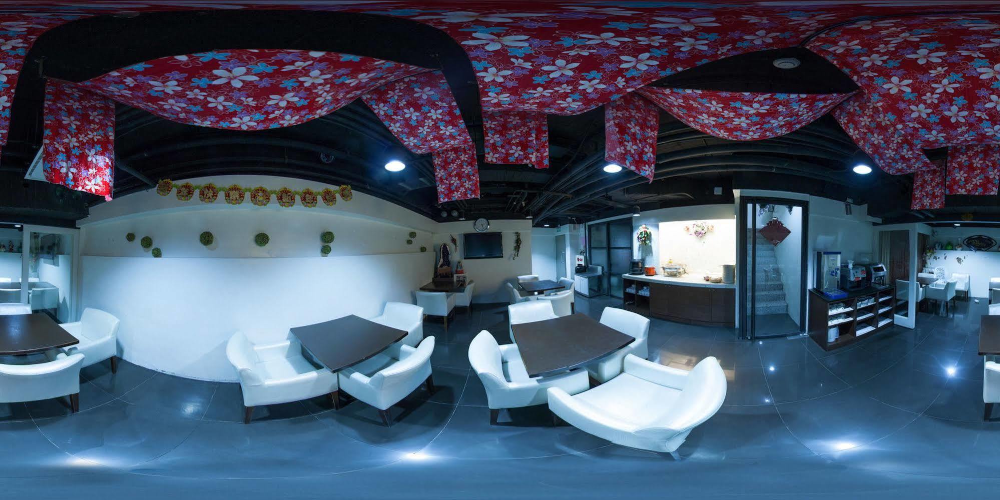 Lio - Main Station Hotel 3*
