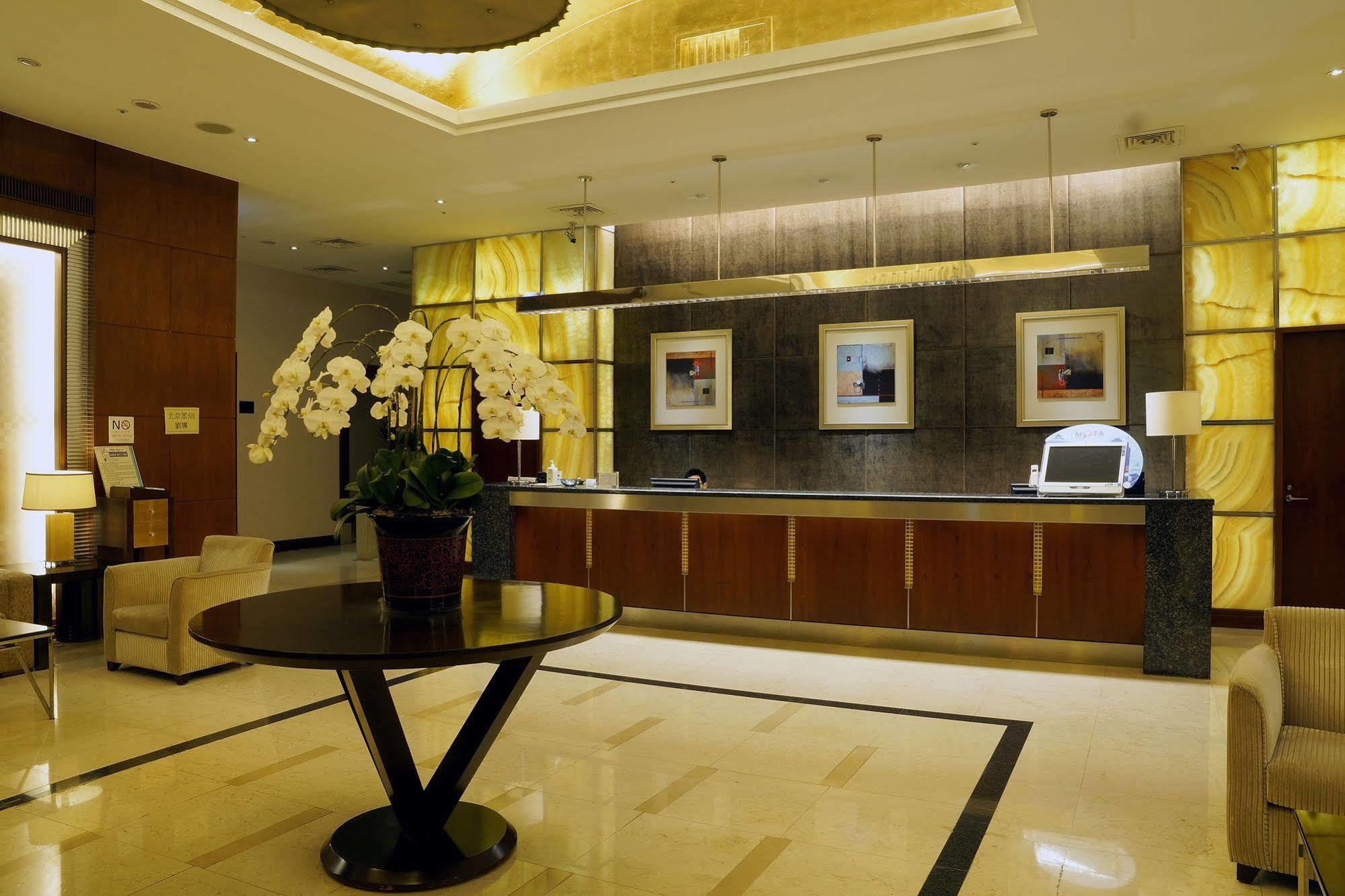 City Lake Hotel 3*