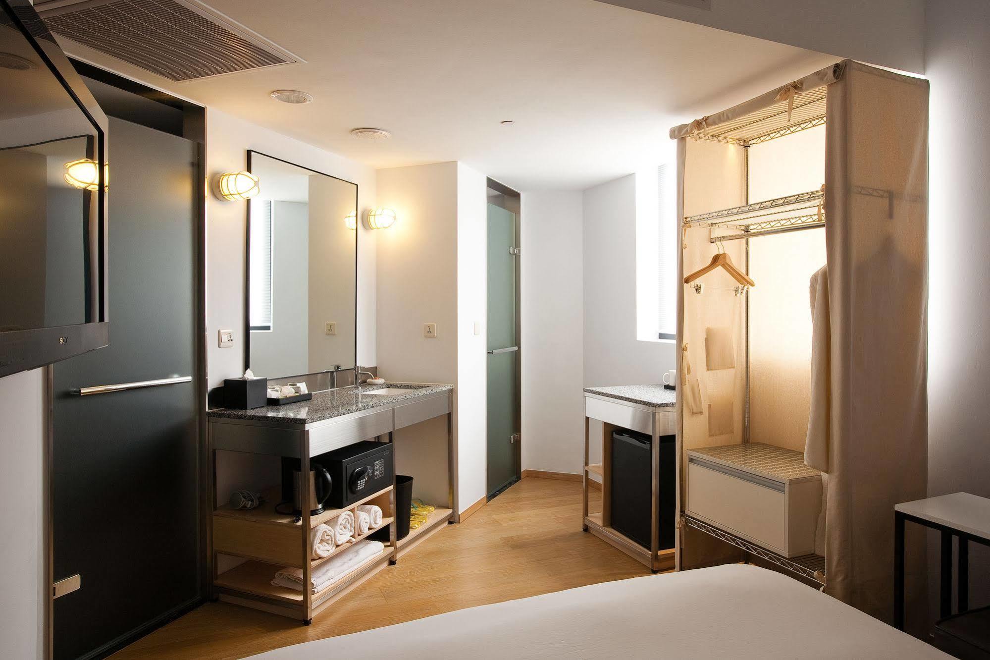 Amba Ximending Hotel Taipei