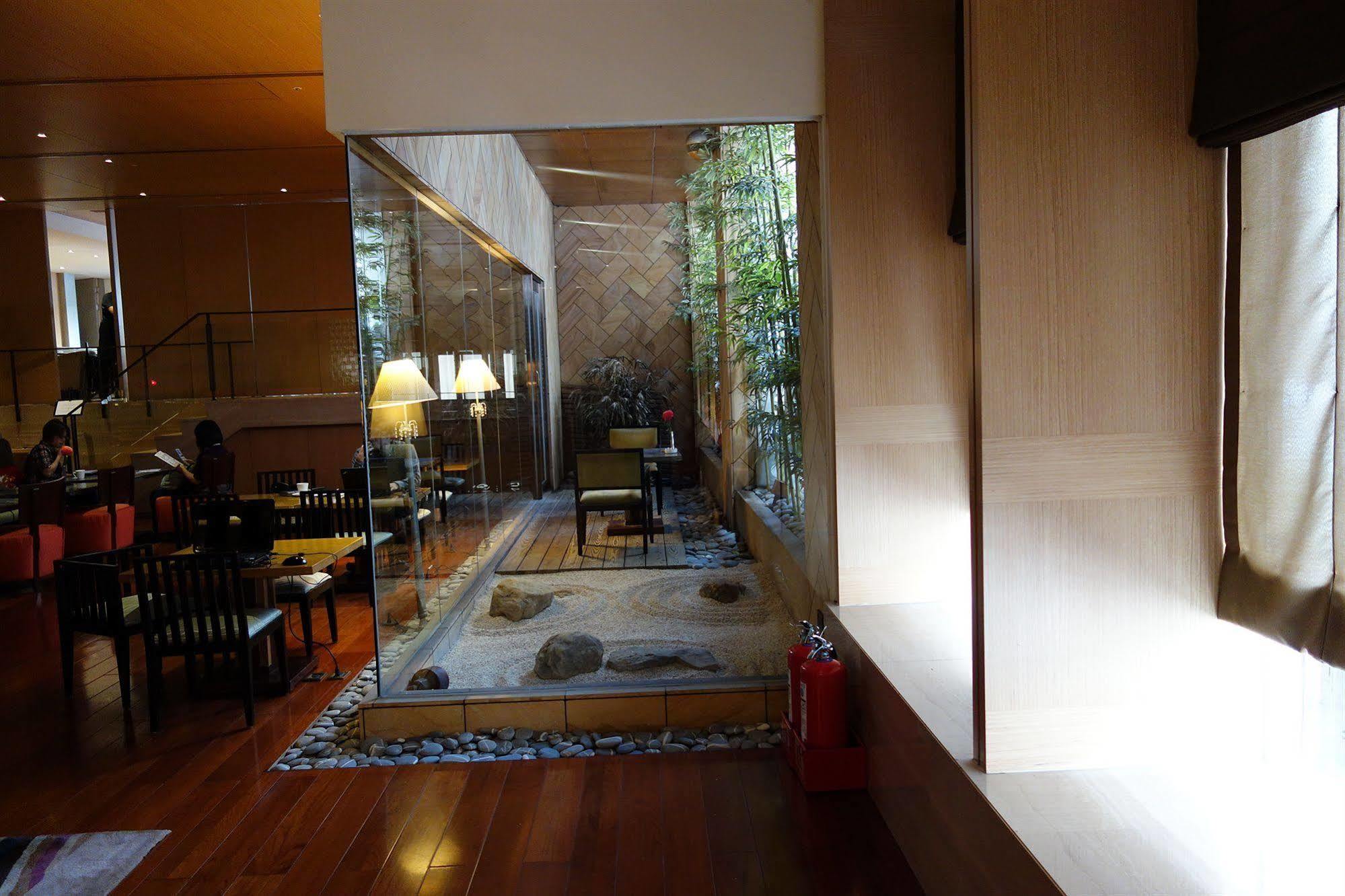 City Suites-taipei Nanxi Hotel 4*