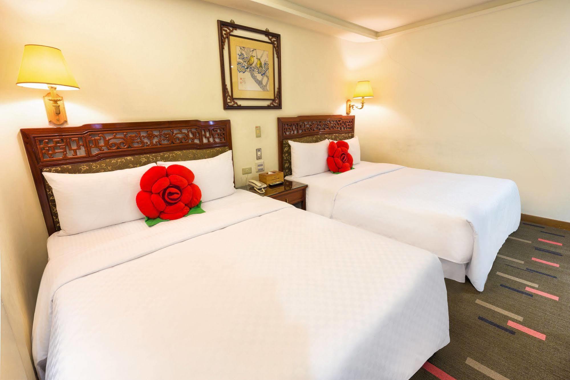 Hotel She