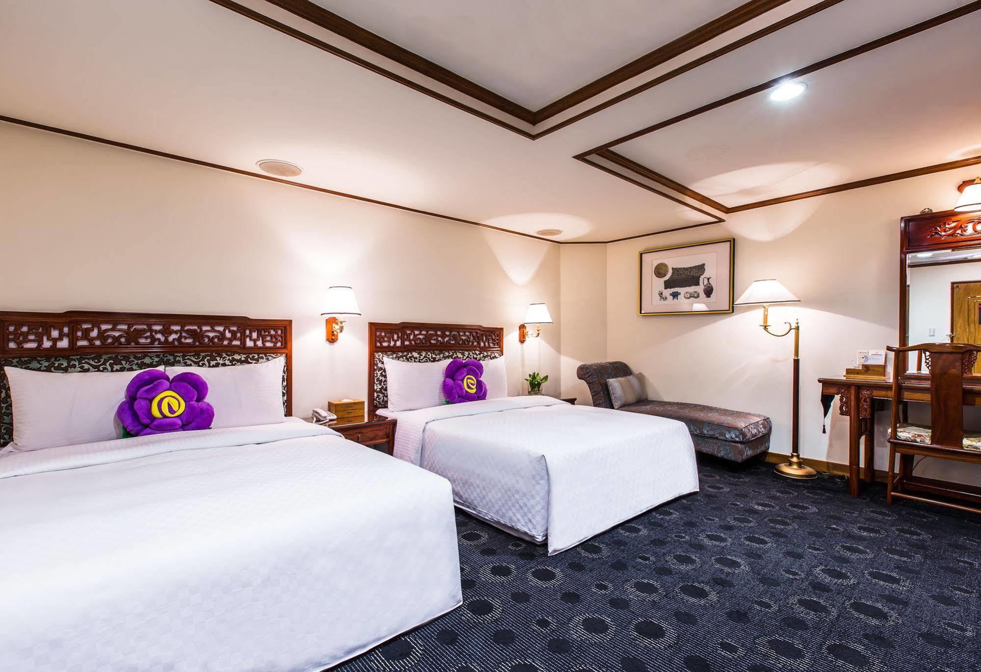 She Hotel 3*