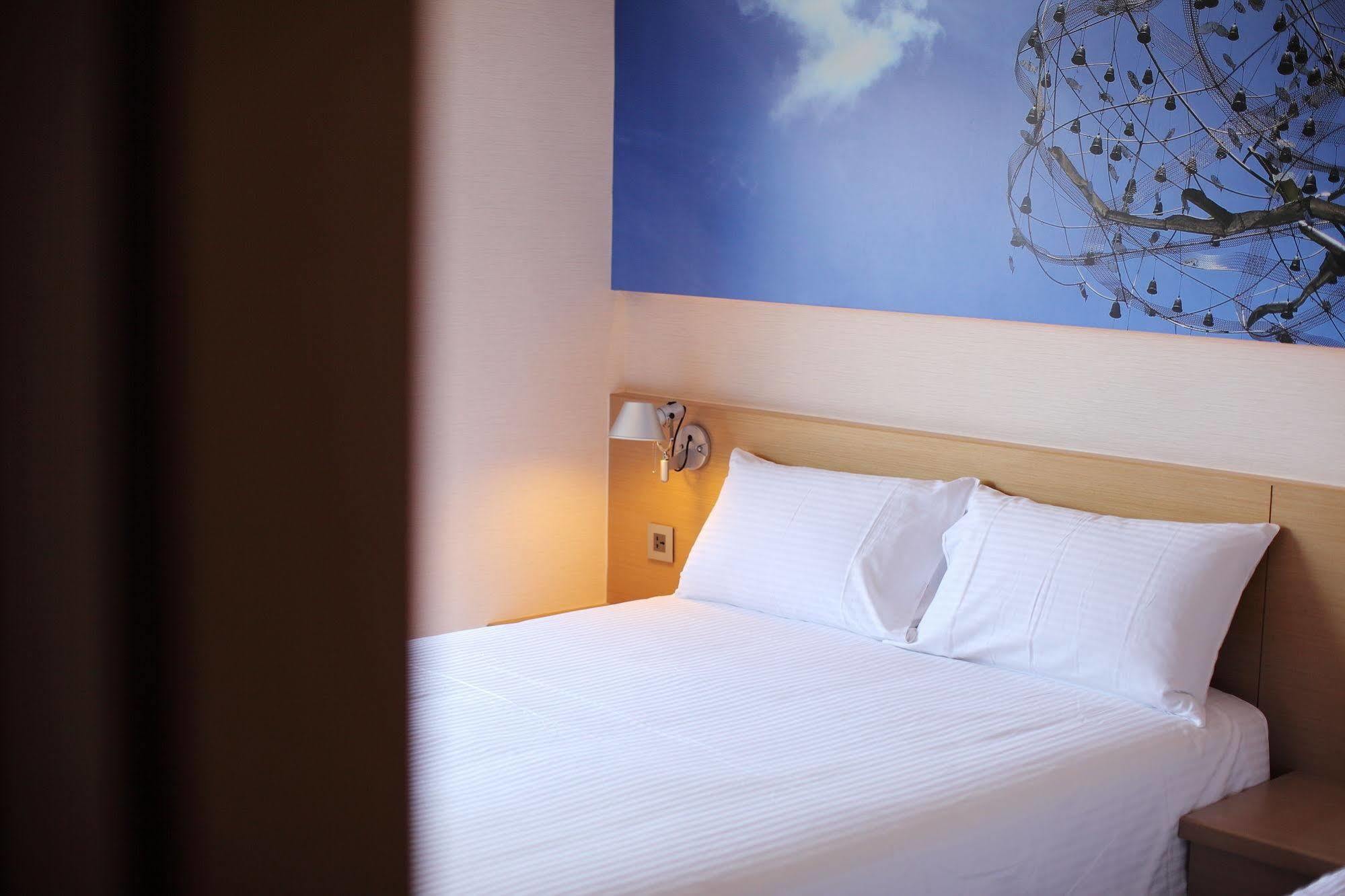Mellow Fields Inn 4*