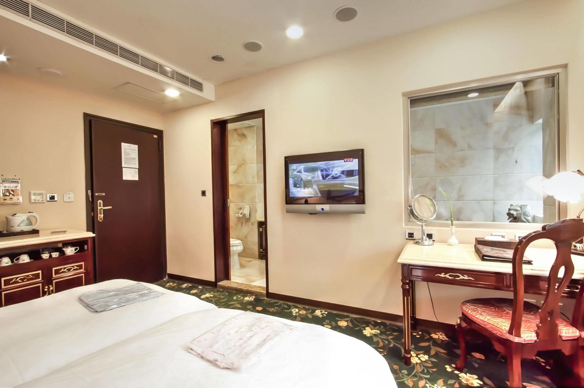 Hotel Royal Seasons Beitou 3*
