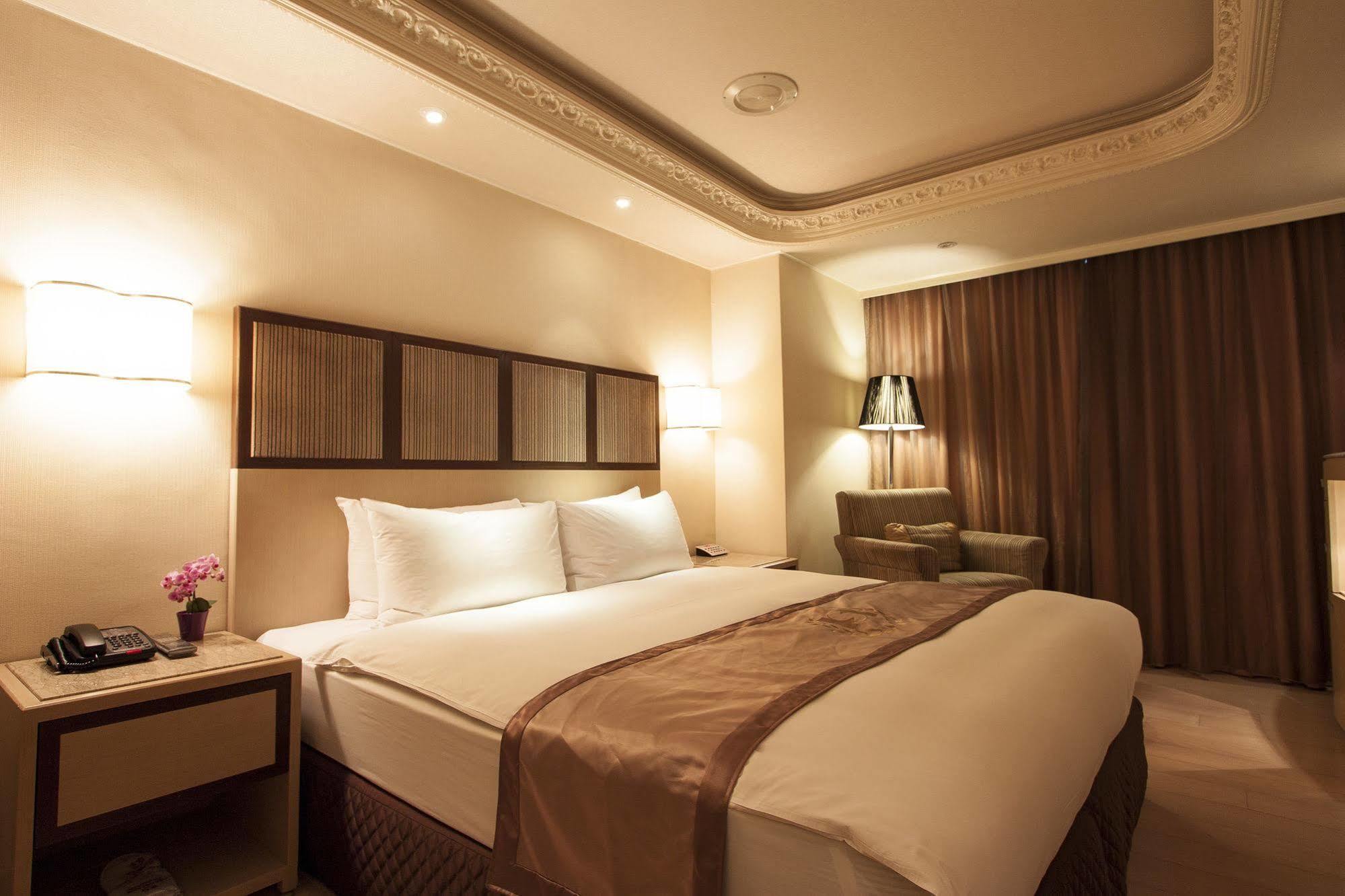 Hotel Charming 3*