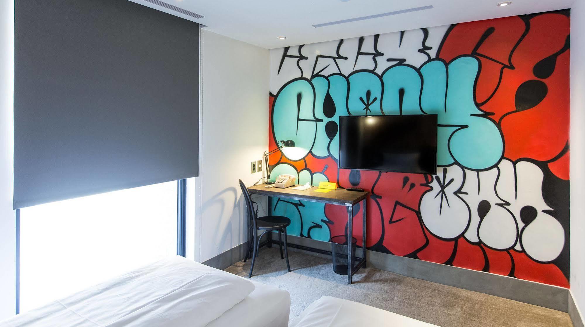 Check Songjiang Hotel 3*