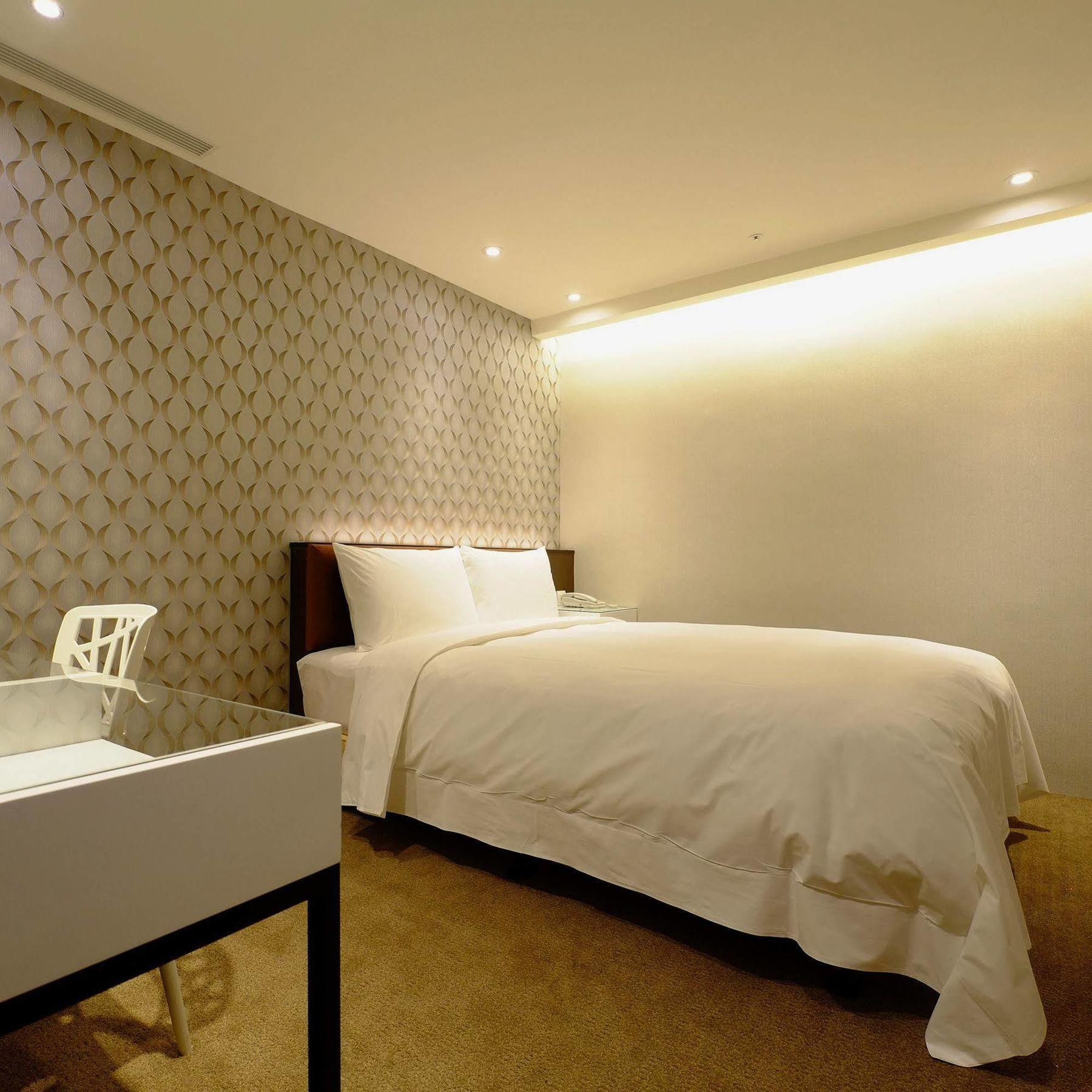 Puri Station Branch 3* Taipei