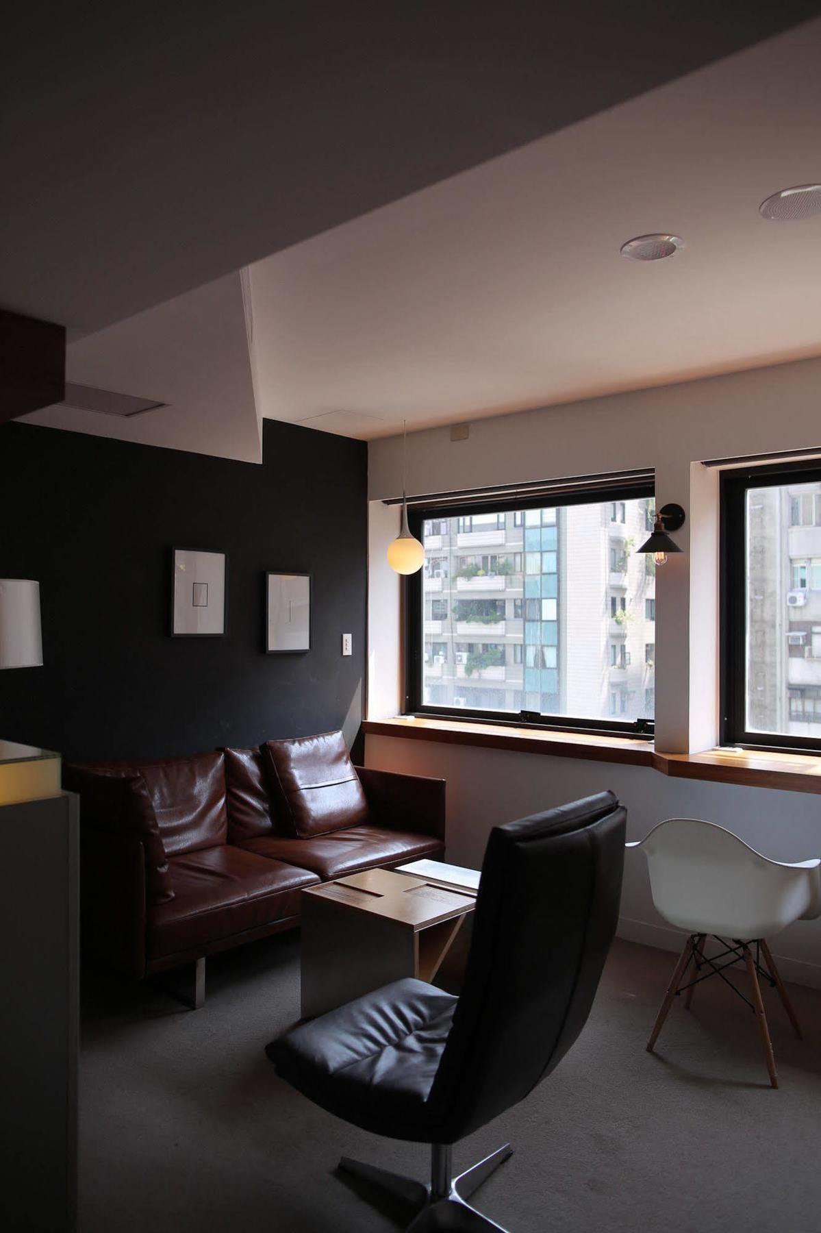Daan Park Hostel *