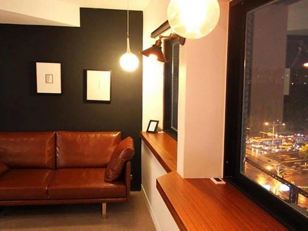 Daan Park Hostel *