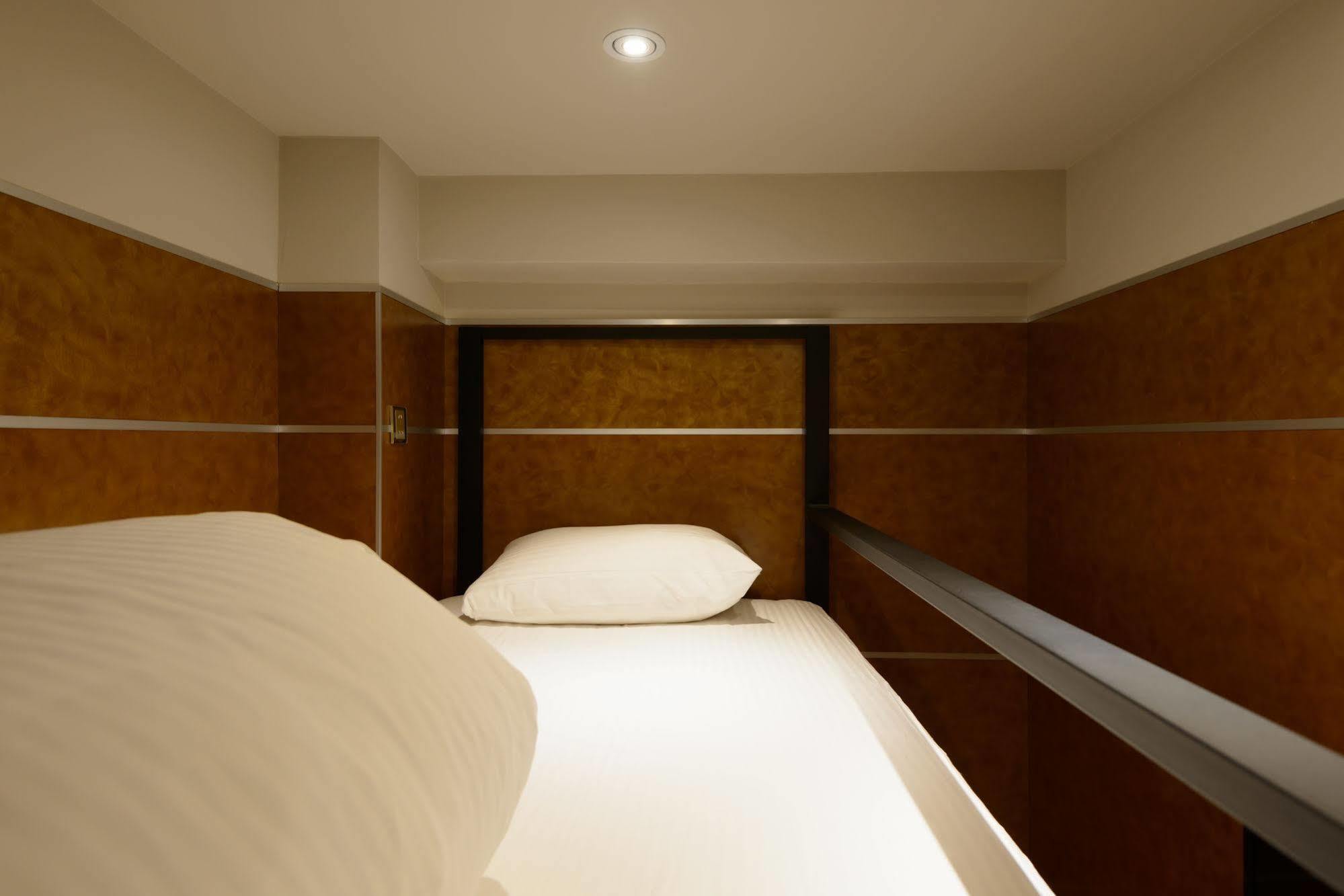 Travel Capsule hotel Taipei