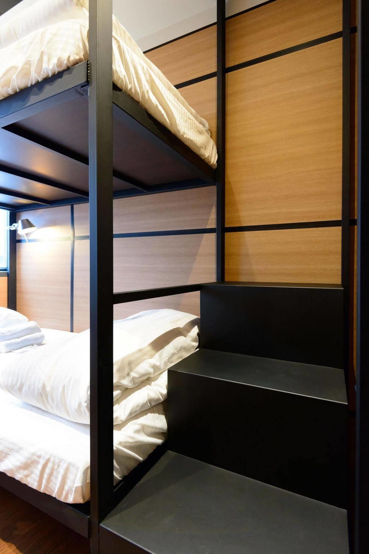 Capsule hotel Travel 2*