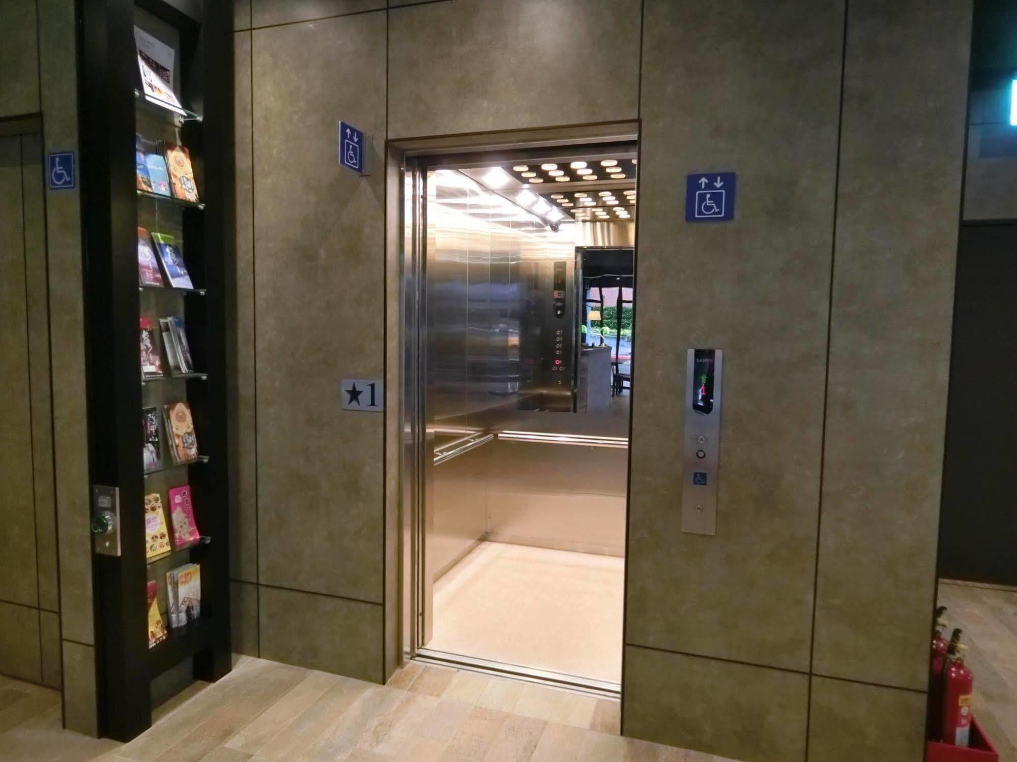 Travel Capsule hotel Taipei