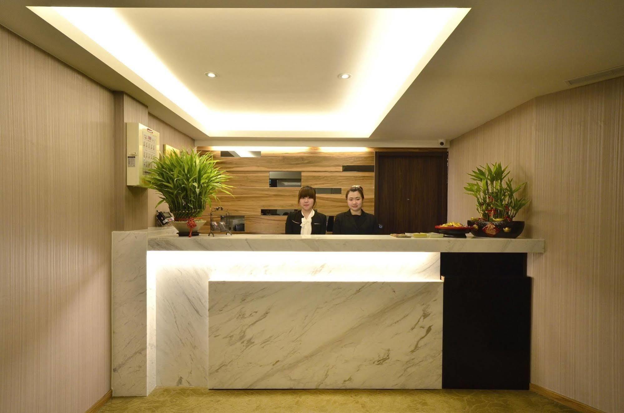 欣欣時尚旅店松山站 2* Taipei