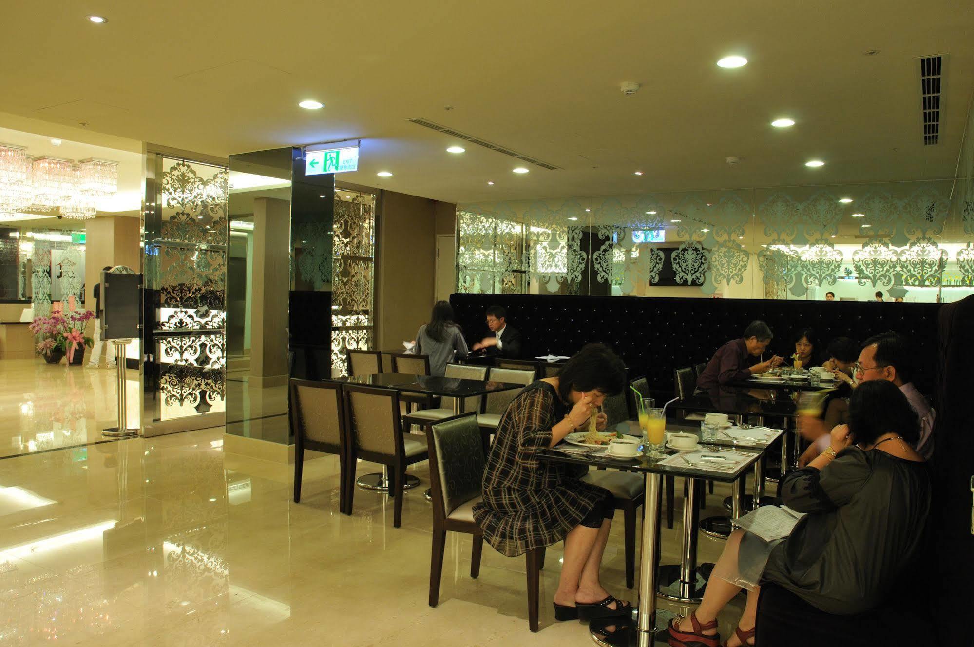 Hotel Orchard Park -