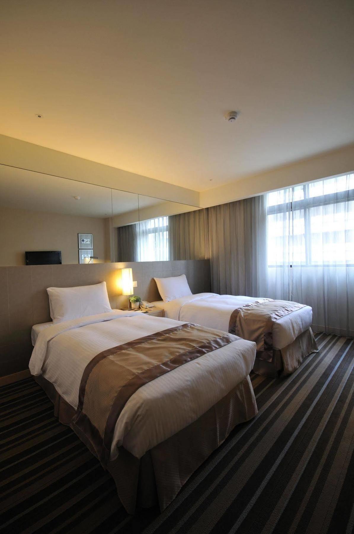 Orchard Park - 4*