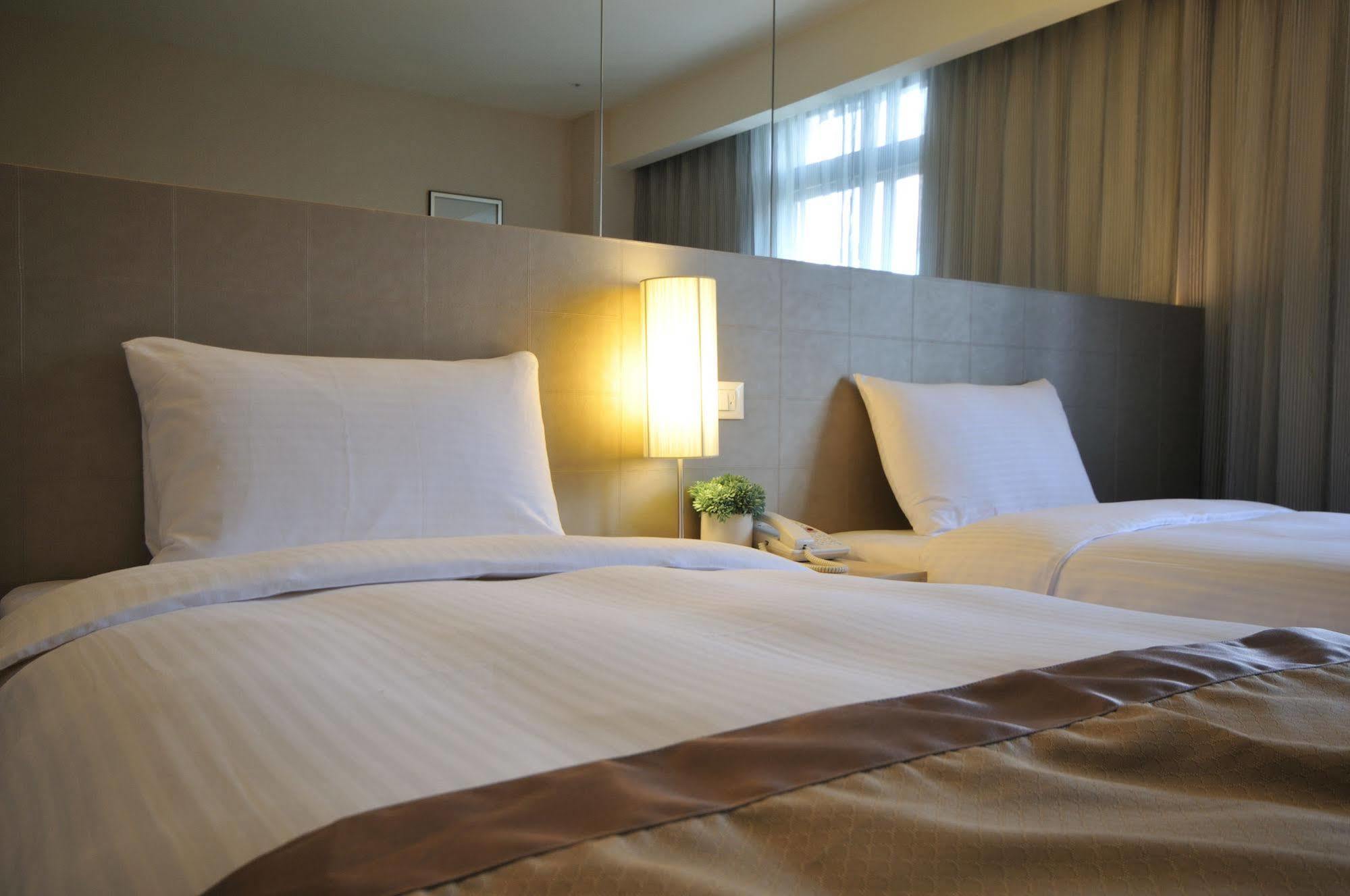 Hotel Orchard Park - 4*