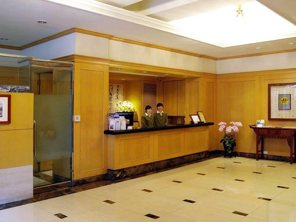 Hotel Dong Wu 3*