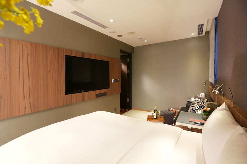 Hotel Beauty - B7 Journey