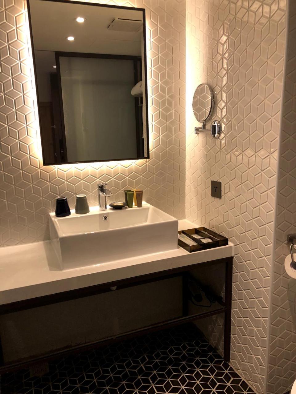 - Main Station Hotel Taipei