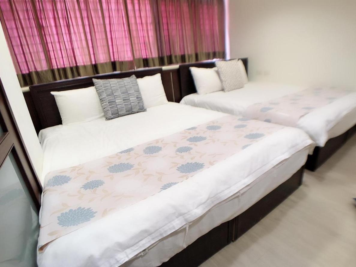 Ximending Mrt Red House Apartment Taipei