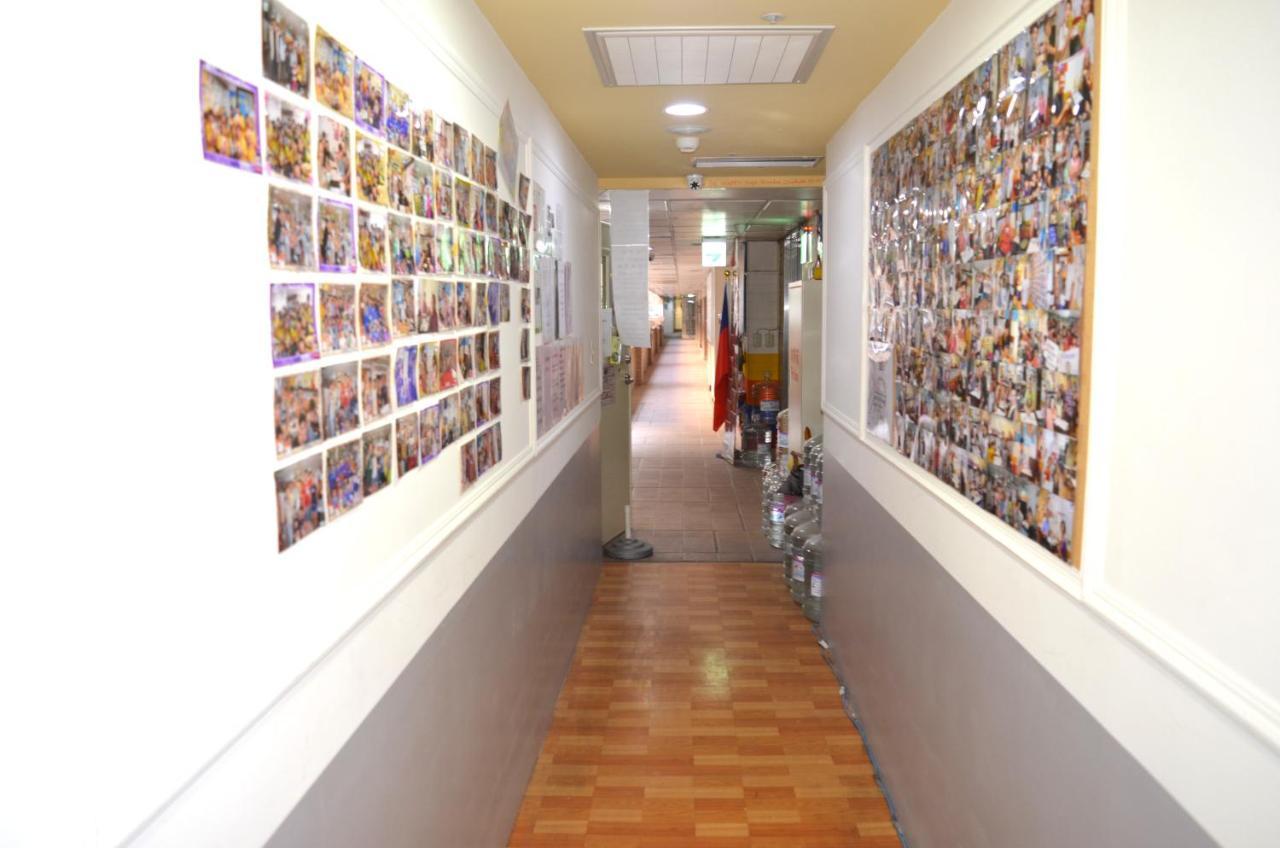 Hostel Holo